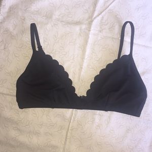 Scalloped bikini bottom in Italian matte